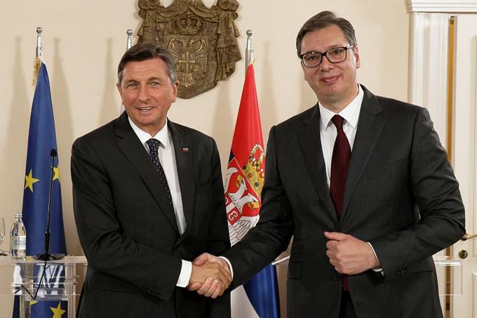Predsednik Pahor s srbskim predsednikom Vuiem v Beogradu: “Samo hitreja iritev EU lahko ohrani mir in varnost Zahodnega Balkana in zmanja pomen izjav o spreminjanju meja.”